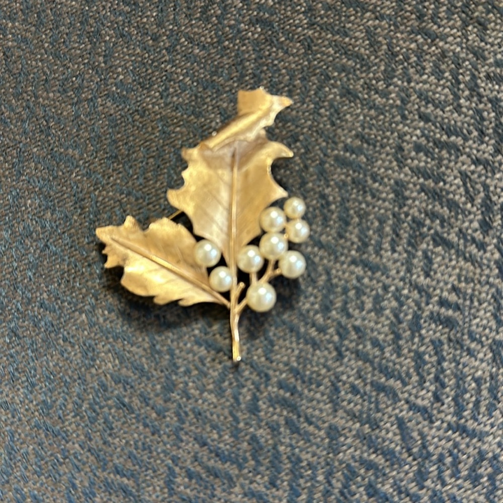 Broach - Picture 2 of 3